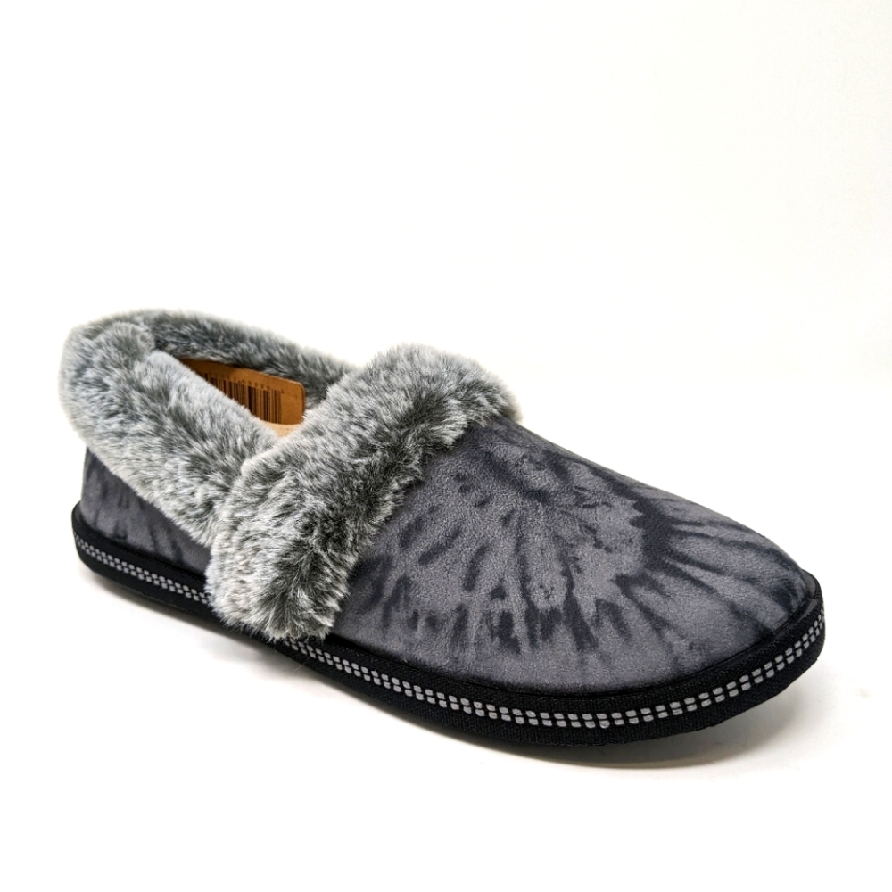 NIB. SKECHERS COZY CAMPFIRE SLUMBER PARTY INDOOR OUTDOOR SLIPPERS. Black